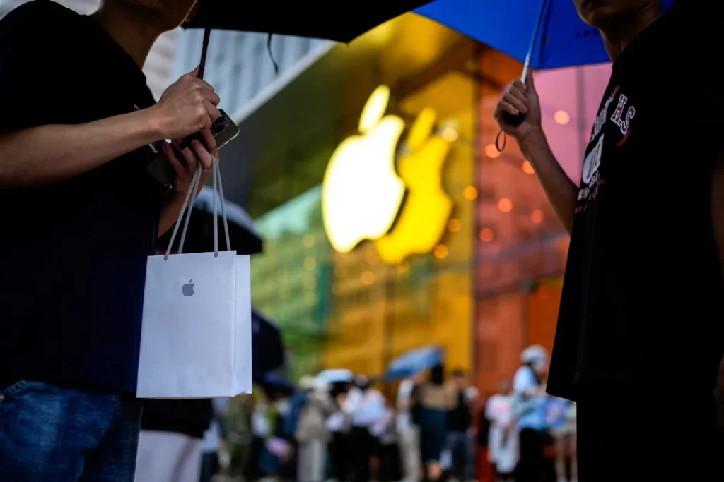 iPhone 16
