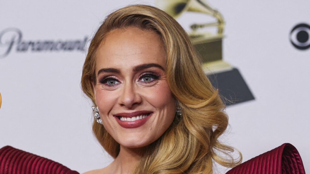 Adele announces hiatus